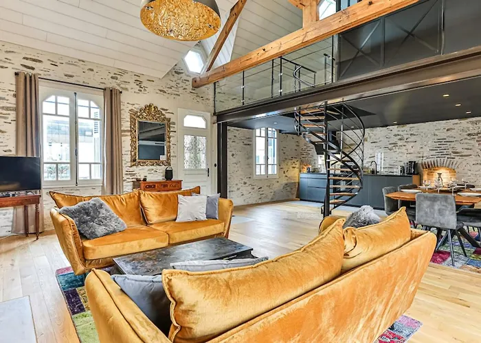 Floréal 1900 Cœur De St Gilles Hébergement de vacances *